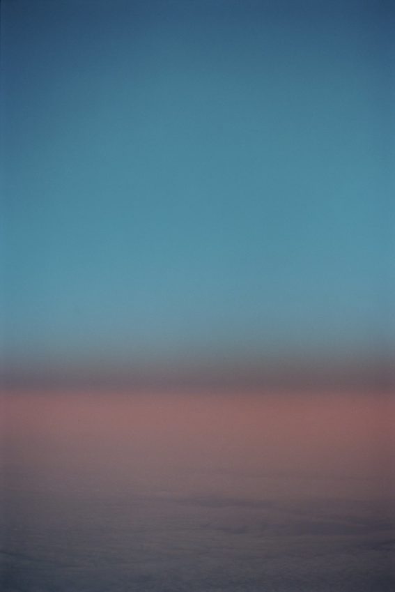 Abstrakt verk med blått og rosa :foto
